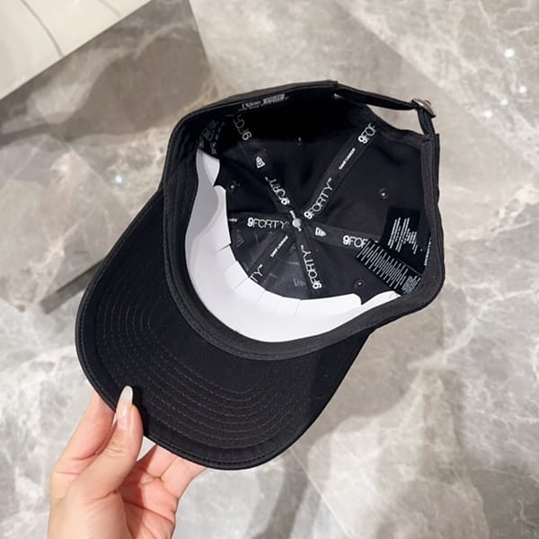 目を惹くカラーサンローラン パチモン★CASQUETTEベースボールキャップ Saj78462